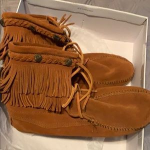 Low Fringe Boots